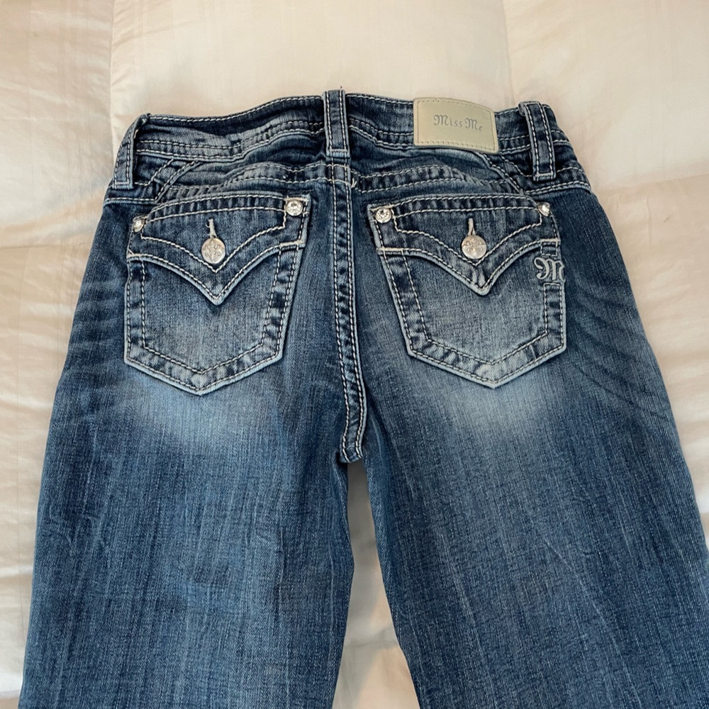 Miss Me Jeans Bootcut Low rise Size 27 inseam 32